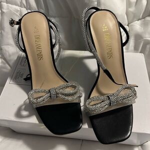 Dream Pairs Black and Silver Bow Heels